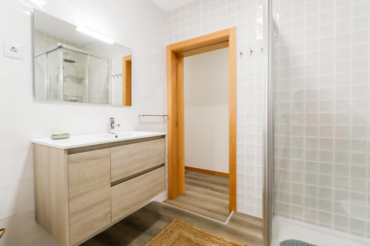 Tiana Apartment - City Centre With Terrace Віана-ду-Каштелу Екстер'єр фото